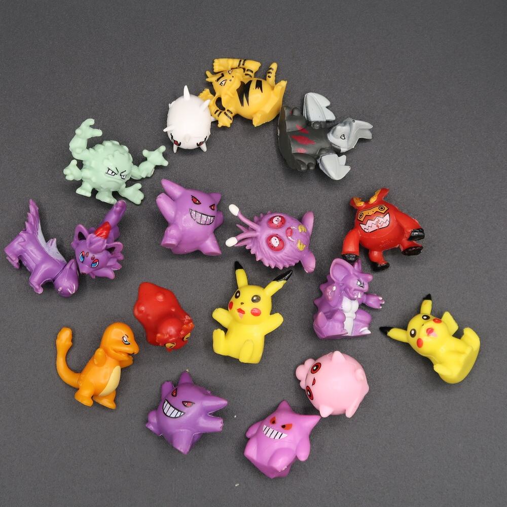 PK Pokemon Miniature Toy Figure Lot of 17 Vinyl Plastic 1.25 in Vintage 2004